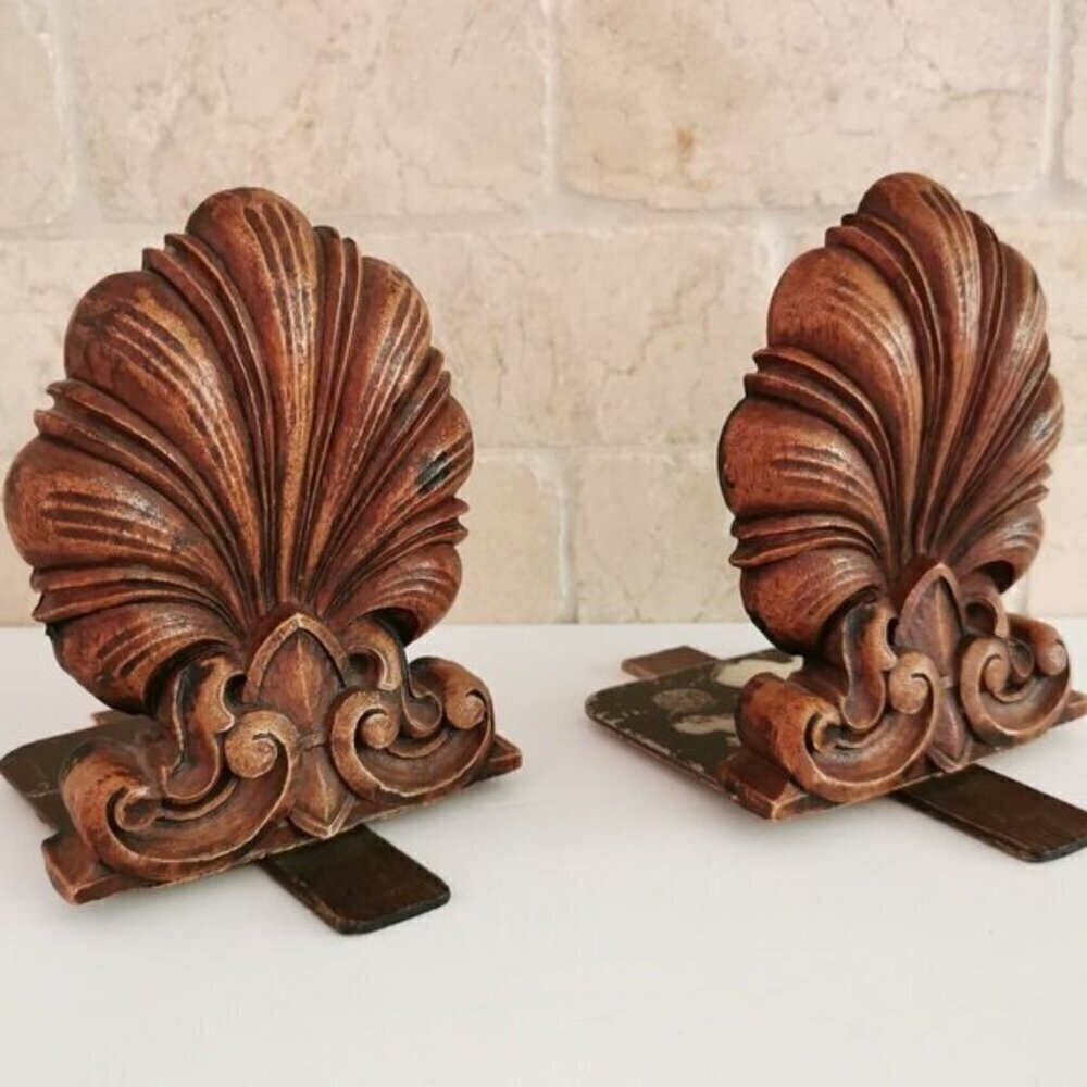 Clam Shell Bookends Antifix Fleur de Lys Book Shelf Decor ALTERED Syroco?